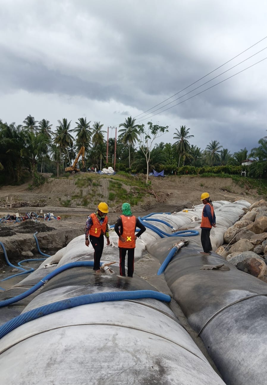 GEOTEXTILE TUBE WOVEN & NON WOVEN